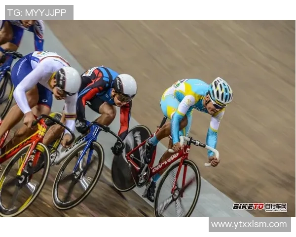 成都网球队在锦标赛中的团队协作表现与欧冠足球的精彩对比分析